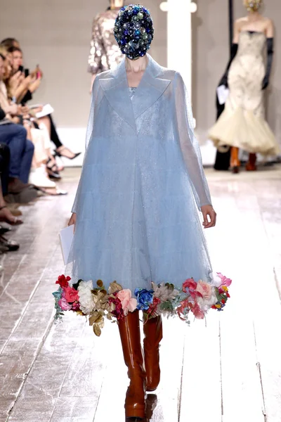 Look 14